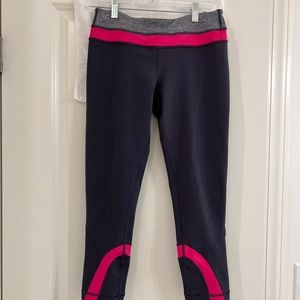 Lululemon Women's Athletic Activewear Cropped Leggings--Size 6